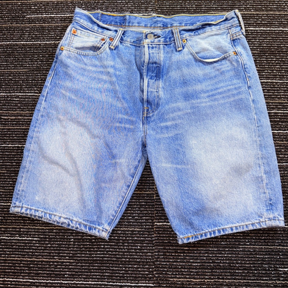 Levis 501 Original Denim Shorts Mens W34 Light Wash Blue Button Fly Cotton
